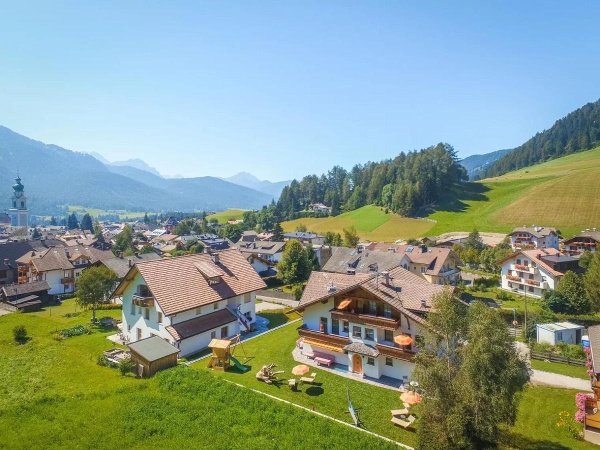Haus Zur Vogelweide App 1 Leilighet Dobbiaco Eksteriør bilde